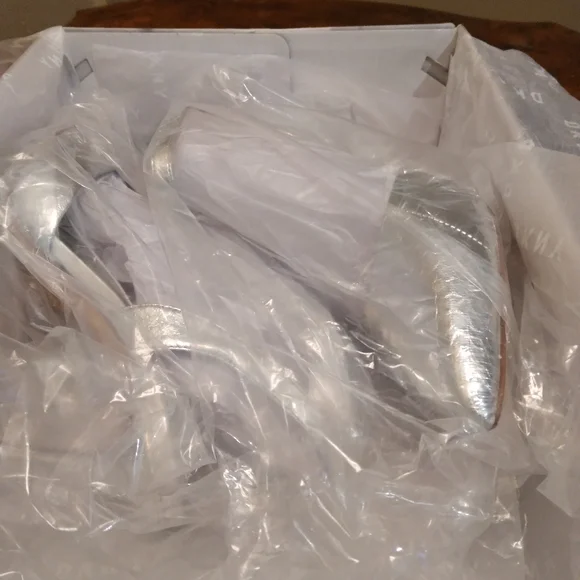 DKNY Jax Pumps - Picture 5 of 5